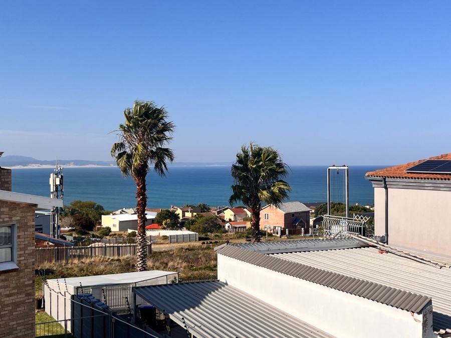 3 Bedroom Property for Sale in Wavecrest Eastern Cape